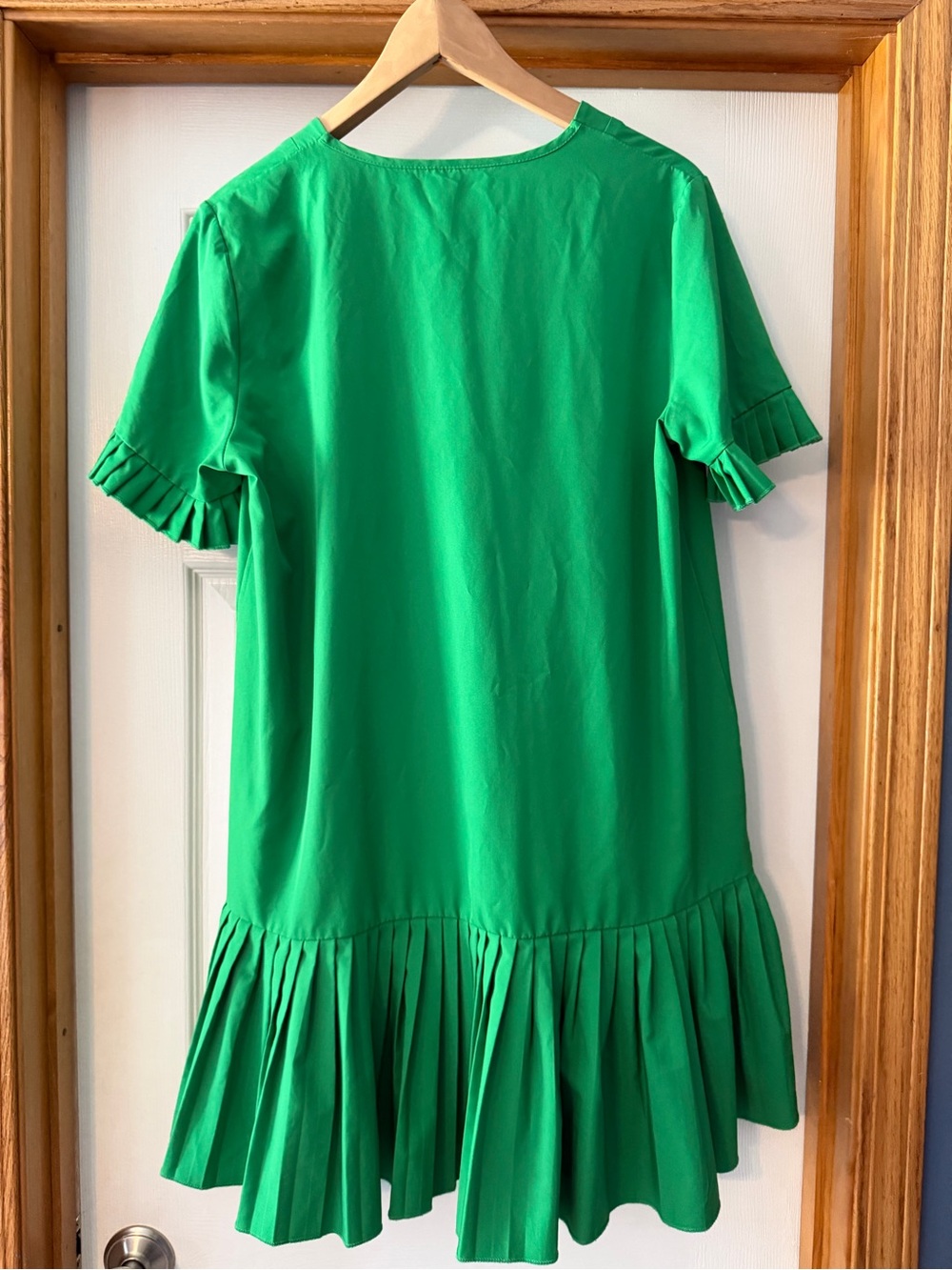 Women’s SHEIN Bright Green V-Neck Ruffle Hem Dress LARGE - Picture 2 of 5
